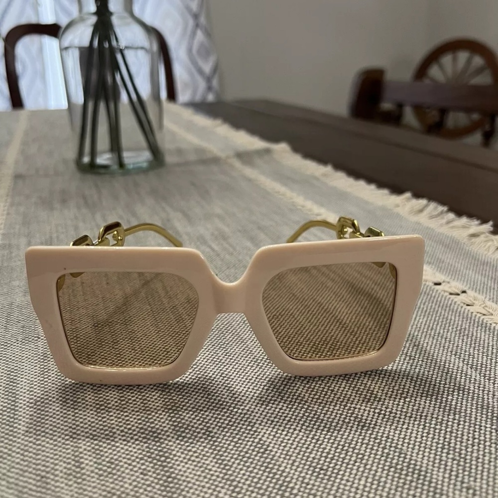 NWT Pale Pink Square Fashion Sunglasses